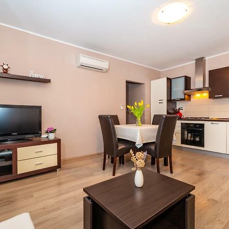 Apartment Adrian Biograd Na Moru Exteriér fotografie